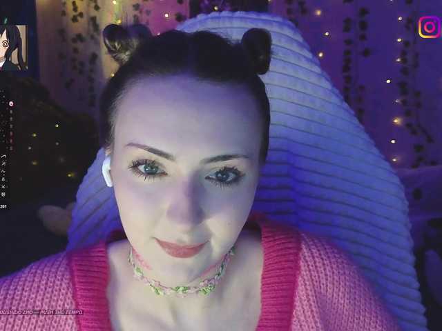LollyGirlMoon's BongaCams show and profile