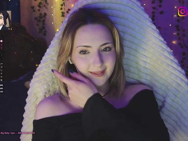 LollyGirlMoon's BongaCams show and profile