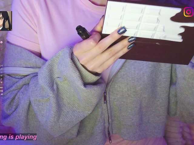 LollyGirlMoon's BongaCams show and profile