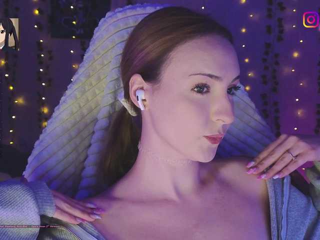 LollyGirlMoon live cam on BongaCams