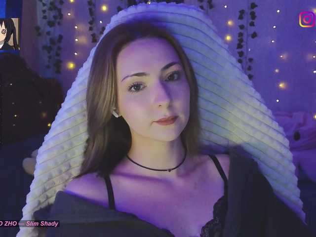 LollyGirlMoon live cam on BongaCams