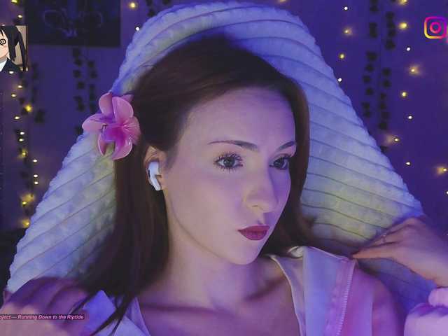 LollyGirlMoon live cam on BongaCams