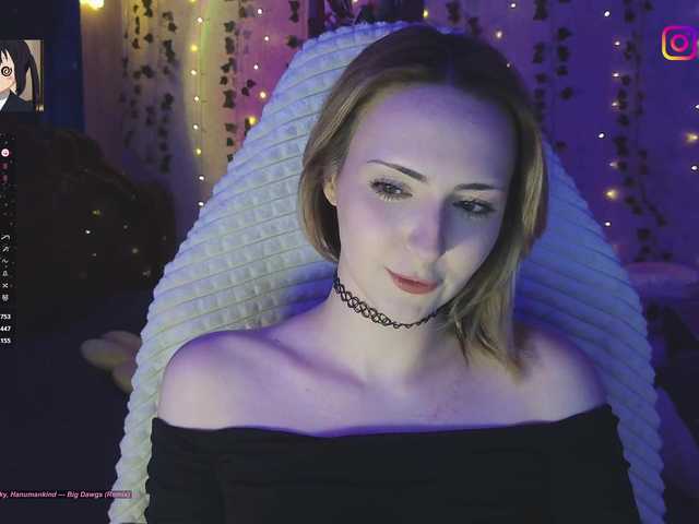 LollyGirlMoon's BongaCams show and profile
