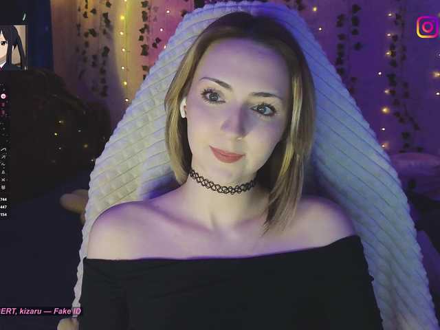 LollyGirlMoon's BongaCams show and profile