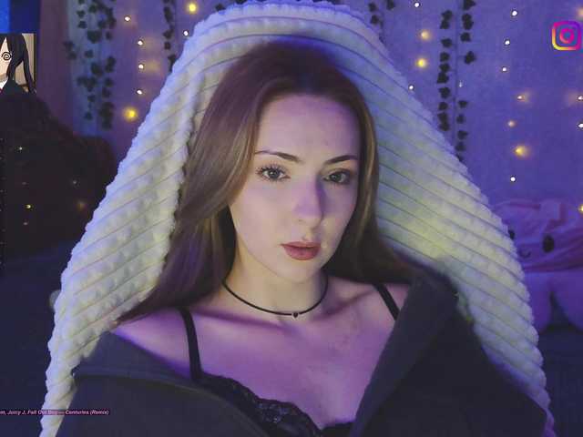 LollyGirlMoon live cam on BongaCams