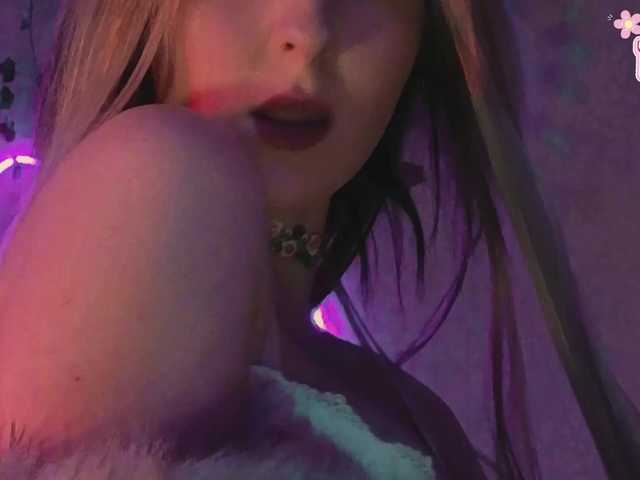LollyGirlMoon live cam on BongaCams
