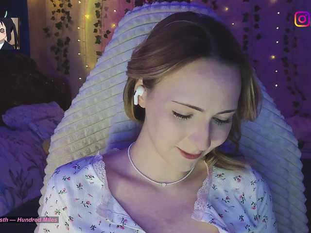 LollyGirlMoon's BongaCams show and profile