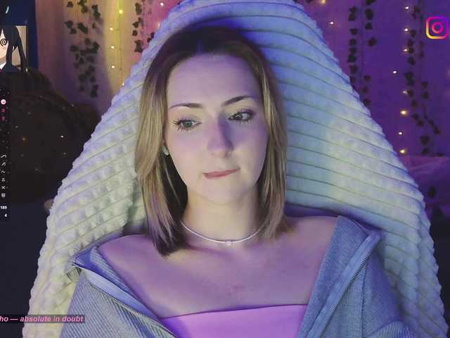 LollyGirlMoon's BongaCams show and profile