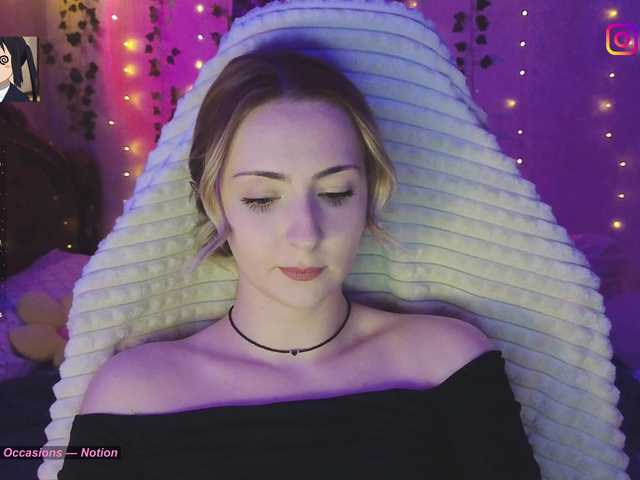 le modèle Akiame est en webcam porno dans un show sur le site bongacams, il possède les tags suivants: White/Caucasian,Blonde,Shaved