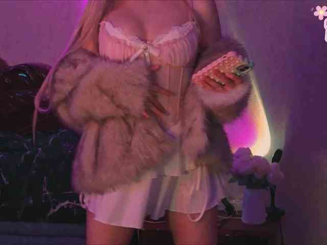 LollyGirlMoon Live Webcam on BongaCams