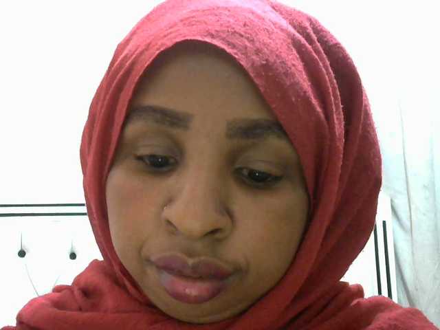 misskatrinah002 Live Cam and Statistics on UnifiedCams