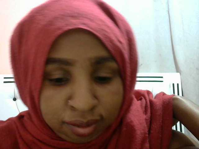 misskatrinah002 Live Cam and Statistics on UnifiedCams