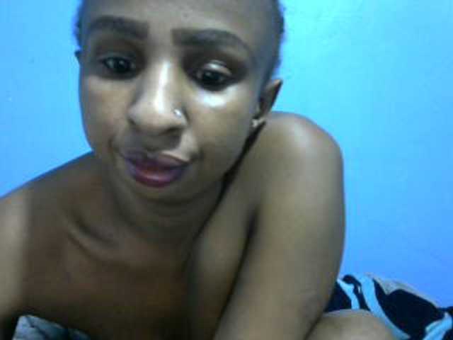 misskatrinah002 live cam on UnifiedCams