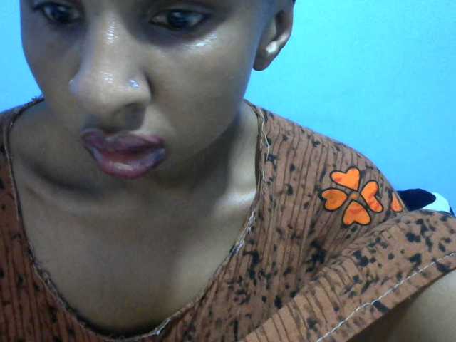 misskatrinah002 live cam on BongaCams