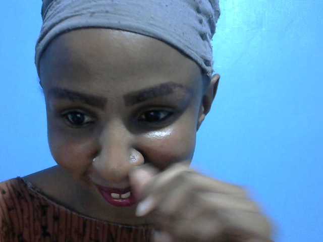 misskatrinah002 webcam bongacams model stream image