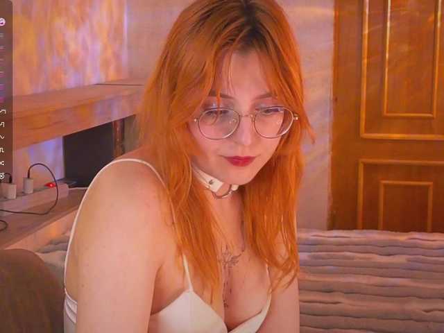 YourfoxAlice live cam on BongaCams