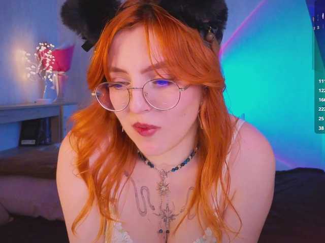 YourfoxAlice live cam on BongaCams