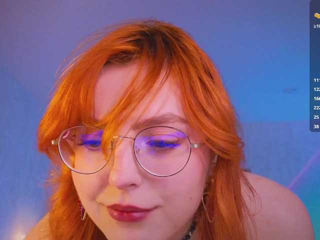 YourfoxAlice live webcam show