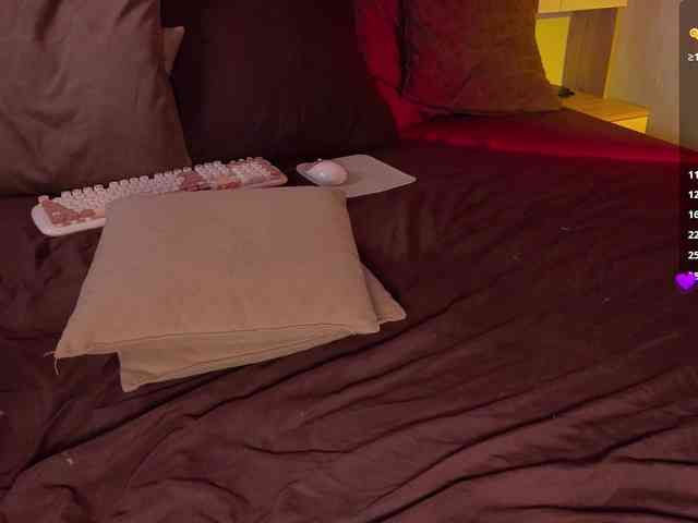 YourfoxAlice webcam