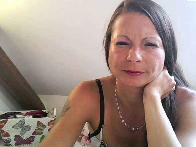 MilfNinna live cam on BongaCams