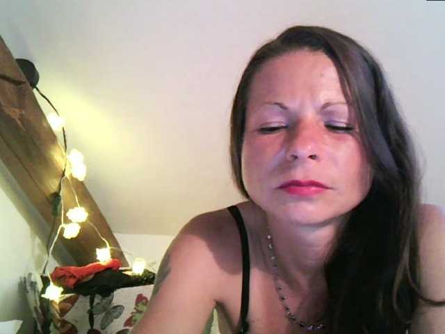 MilfNinna live webcam show
