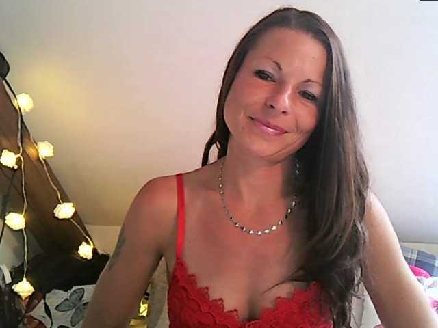 MilfNinna live cam on BongaCams
