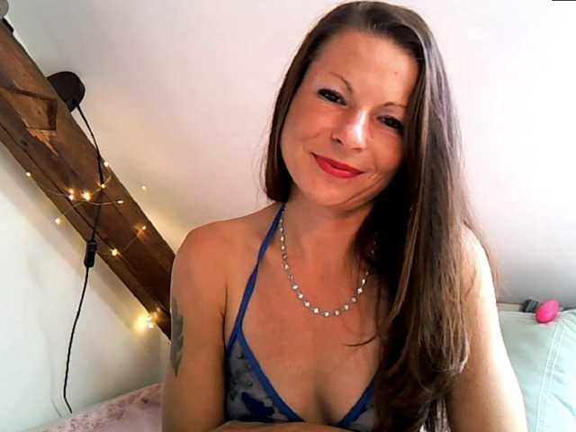 MilfNinna live cam on BongaCams