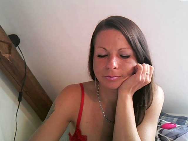 MilfNinna live cam on BongaCams