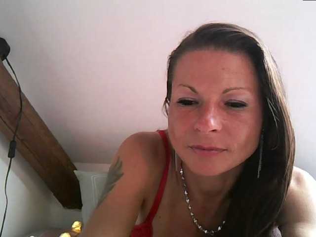 MilfNinna live cam on BongaCams