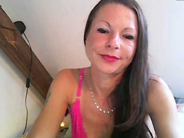MilfNinna live cam on BongaCams