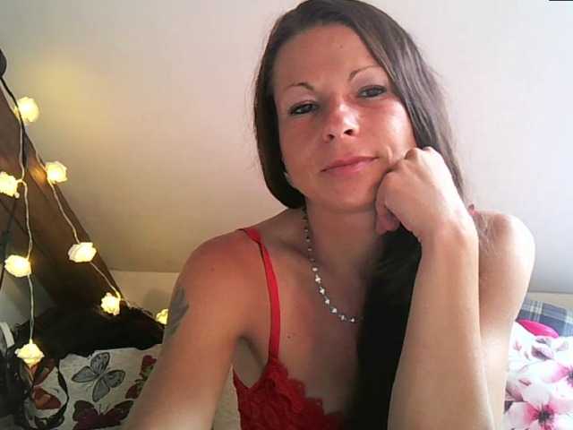 MilfNinna live webcam show