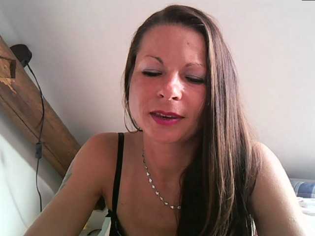 MilfNinna live cam on BongaCams