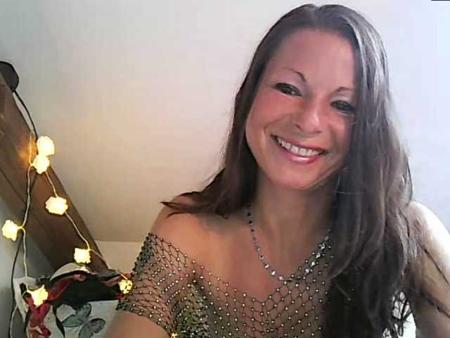 MilfNinna live cam on BongaCams