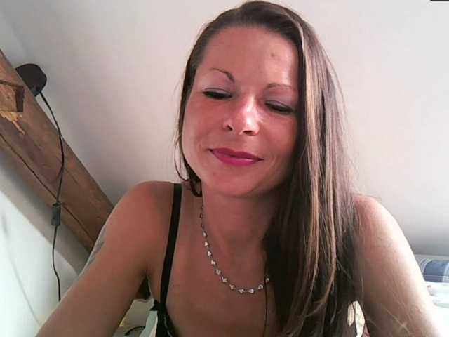 MilfNinna live cam on BongaCams