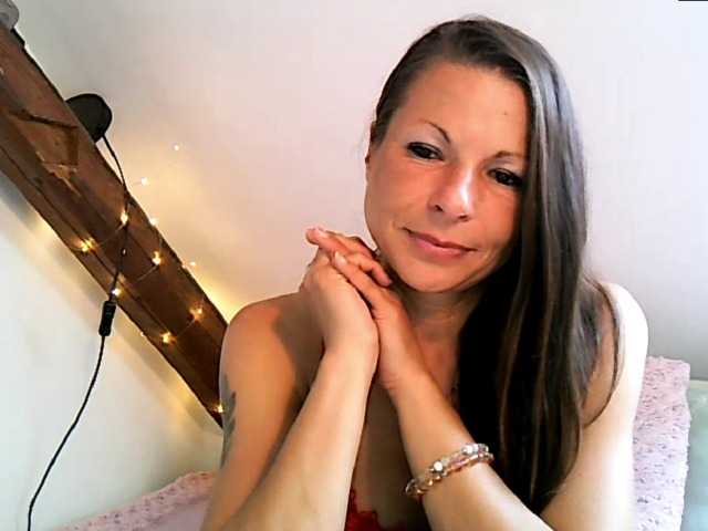 MilfNinna live cam on BongaCams