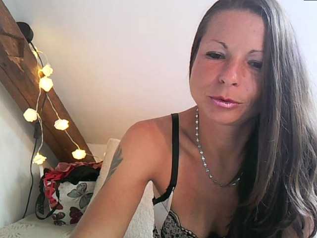 MilfNinna live webcam show