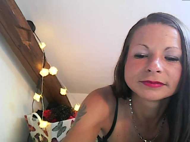 MilfNinna live cam on BongaCams