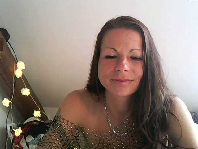 MilfNinna live webcam show