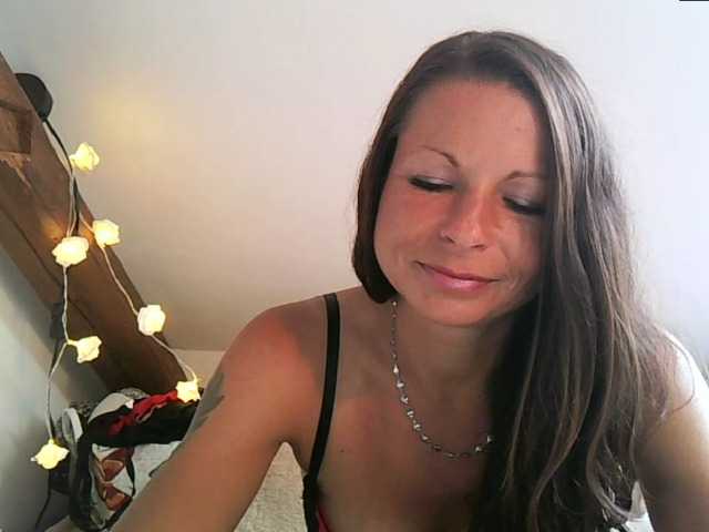 MilfNinna live webcam show