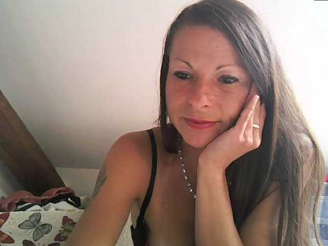 MilfNinna live cam on BongaCams