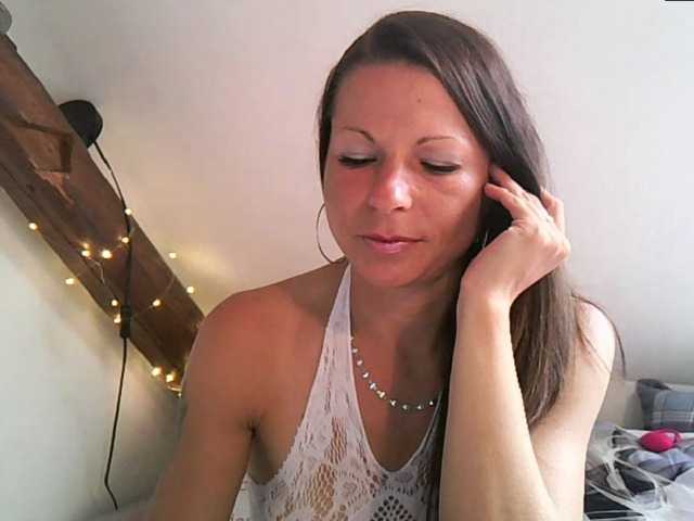 MilfNinna live cam on BongaCams