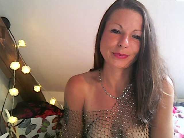 MilfNinna live cam on BongaCams