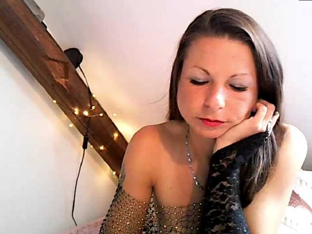 MilfNinna live cam on BongaCams