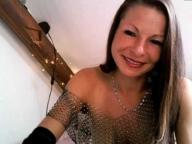 MilfNinna live cam on BongaCams