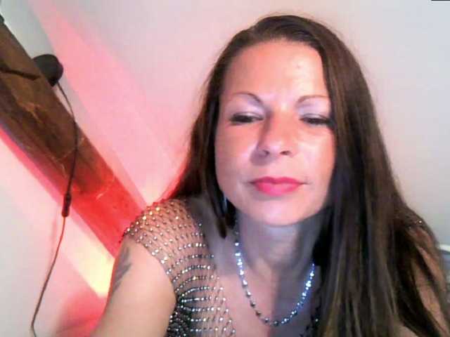MilfNinna live cam on BongaCams