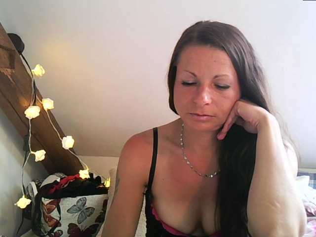 MilfNinna live webcam show