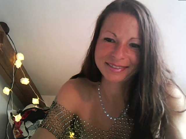 MilfNinna live webcam show