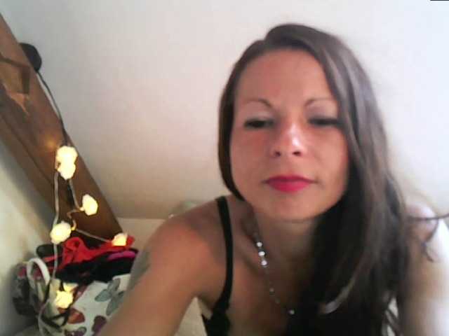MilfNinna live cam on BongaCams