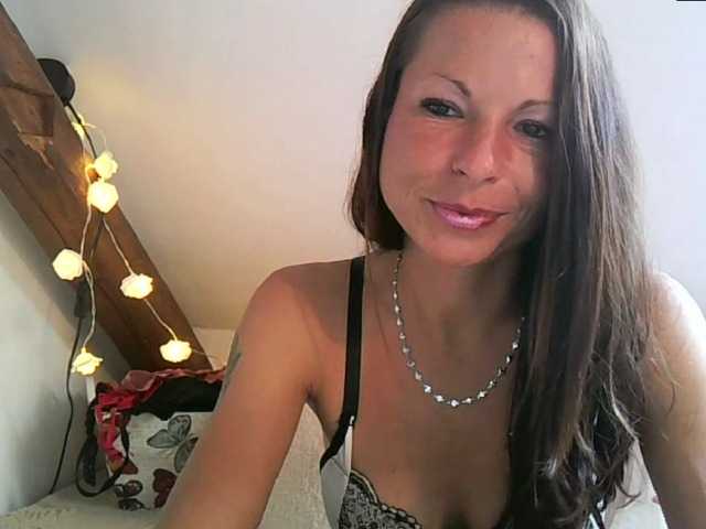 MilfNinna Cam en direct sur BongaCams