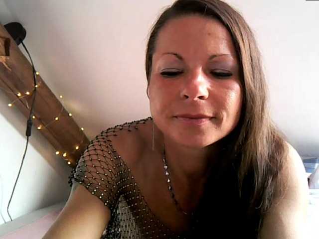 MilfNinna live cam on BongaCams